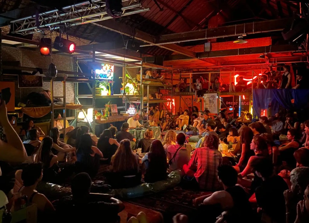 Sary Moussa (Tashattot x Matinée) - Decoratelier. Photo by Johannes Mevis